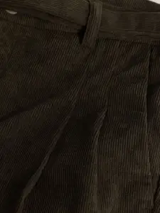 Snitch Men Relaxed Loose Mid-Rise Fit Pleated Trousers