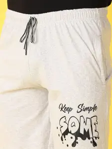 V-Mart Men Solid Mid-Rise Regular Shorts