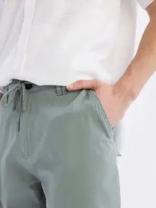 DeFacto Men Mid-Rise Cotton Shorts