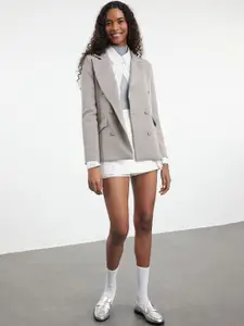 Trendyol Notched Lapel Collar Slim-Fit Double-Breasted Blazer