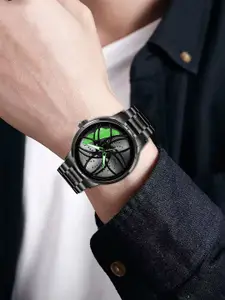 IIK COLLECTION Men Round Car Wheel Dial With Spinning Car Rim Hub Chain Analogue Watch