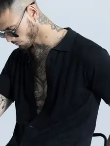 Snitch Men Relaxed Slim Fit Opaque Checked Casual Shirt