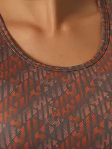 Soie Medium Impact Quick Dry Padded Racerback Printed Athleisure Sports Bra