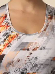 Soie Women Medium Impact Quick Dry Padded Racerback Printed Athleisure Sports Bra