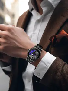 IIK COLLECTION Men Round Car Wheel Dial With Spinning Car Rim Hub Chain Analogue Watch