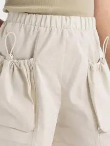 DeFacto Girls Solid Mid-Rise Slip-On Shorts