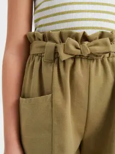 DeFacto Girls Solid Regular Fit Shorts