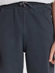 DeFacto Boys Mid-Rise Solid Shorts