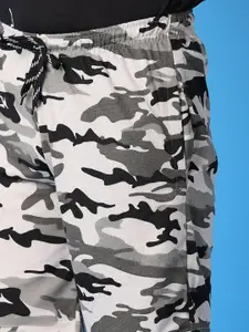 V-Mart Men Camouflage Printed Shorts