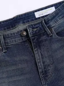 Flying Machine Men Straight Fit Low Distress Heavy Fade Stretchable Jeans