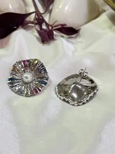 The Jewellery Tale Silver-Plated Stone Studded & Pearls Beaded Contemporary Studs