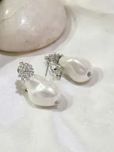 The Jewellery Tale Contemporary Stone Studded & Pearls Drop Earrings