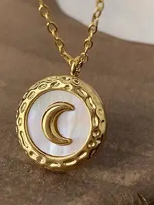 Just Lil Things Circular Shaped Pendant With Chain