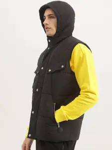 United Colors of Benetton Men Hooded Solid Casual Gilet Jacket