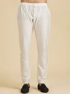 Manyavar Mandarin Collar Geometric Embroidered Thread Work Kurta with Pyjama