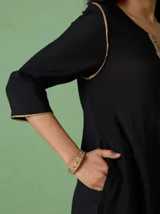 Likha Women Geometric Yoke Design Keyhole Neck Flared Sleeves Thread Work Kurta