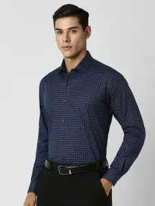 Van Heusen Men Spread Collar Checked Cotton Formal Shirt