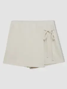 DeFacto Women Solid Regular Fit Shorts