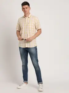 Turtle Men Relaxed Checked Cotton Slim Fit Casual Shirt