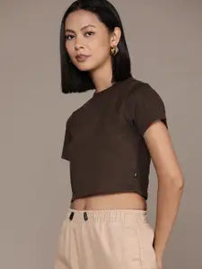 The Roadster Lifestyle Co. Slim Fit Cropped T-shirt