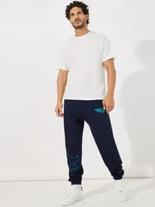 Styli Men Graphic Printed Relaxed Fit Mid-Rise Pure Cotton Jogger