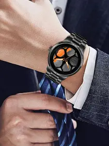 IIK COLLECTION Men Round Car Wheel Dial With Spinning Car Rim Hub Chain Analogue Watch