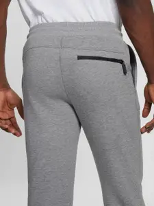 GUESS Men Mid- Rise Jogger Pant