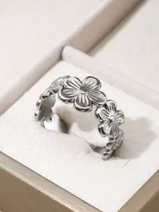 MYKI Silver-Plated Stainless Steel Alluring Finger Ring