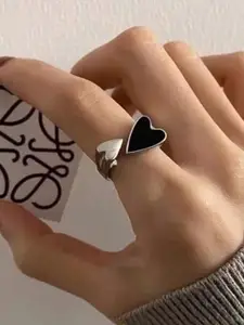 YU FASHIONS Silver-Plated Stainless Steel Heart Shaped Adjustable Finger Ring