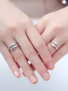 YU FASHIONS Sliver Plated Cute Hug Stainless Steel Finger Ring