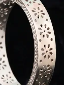 JAYPORE Cut-Out Design Bangle