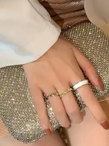 YU FASHIONS Set Of 3 Stainless Steel Gold-Plated Elegant Finger Rings