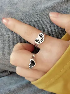 YU FASHIONS Set Of 2 Stainless Steel Silver-Plated Finger Rings