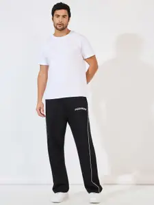 Styli Men Oversized Fit Open Hem Jogger With Minimal Print And Contrast Piping