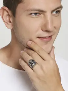 fabula Men Set Of 2 Stainless Steel Oxidised Finger Ring