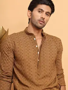 Jompers Men Geometric Embroidered Sequinned Kurta