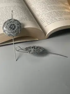 Niska Floral Shaped Drop Earrings