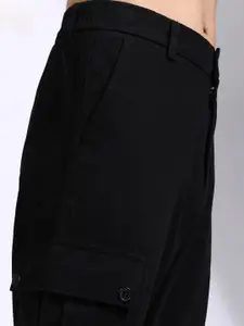 HIGHLANDER Men Solid Elasticated Straight Fit Cargo Pant