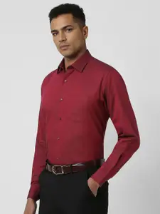 Van Heusen Men Spread Collar Solid Cotton Slim Fit Formal Shirt