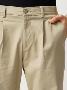 British Club Men Smart Low-Rise Pleated Cotton Chinos