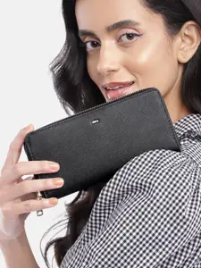 MANGO Women Saffiano-Effect Zip Around Wallet