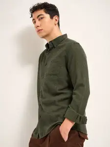 THE BEAR HOUSE Men Solid Cotton Slim Fit Casual Shirt