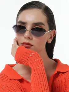 HAUTE SAUCE by  Campus Sutra HAUTE SAUCE by Campus Sutra Women Oval Sunglasses with Polarised Lens AW24_HSSG2699-Silver