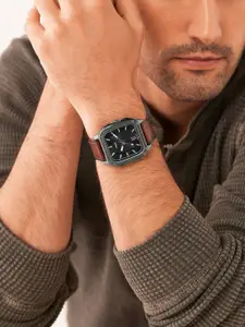 Fossil Men Black Patterned Dial & Brown Leather Straps Inscription Analogue Watch FS5934