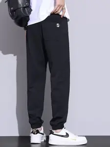 StyleCast x Revolte Men Regular Fit Mid-Rise Jogger Trouser