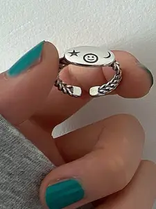 StyleCast Intricate Textured Finger Ring