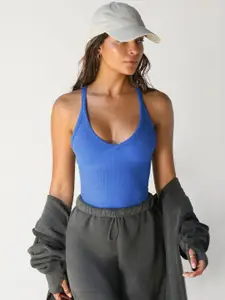 StyleCast Women Solid V-Neck Crop Top