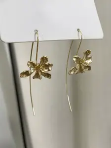 VAGHBHATT Set Of 2 Rhodium-Plated Floral Shaped Textured Drop Earrings