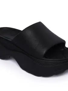 The Roadster Lifestyle Co Women Round Toe Sliders