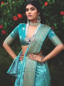 Sangria Digital Floral Printed Saree With Blouse Piece